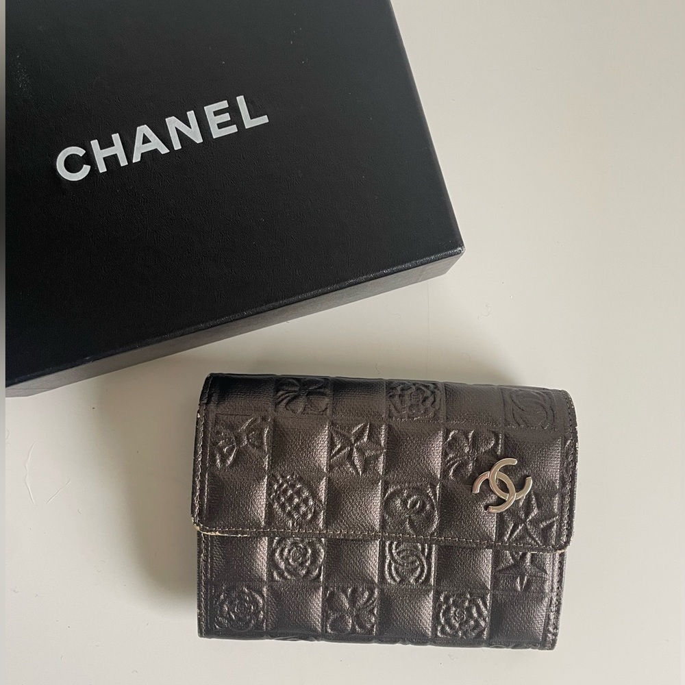 CHANEL Leather Wallet Vintage Icon Series